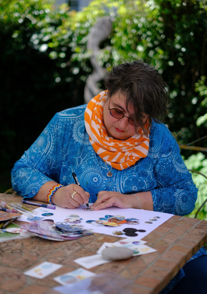 Über mich Carmen Portrait 04.png 721x1024